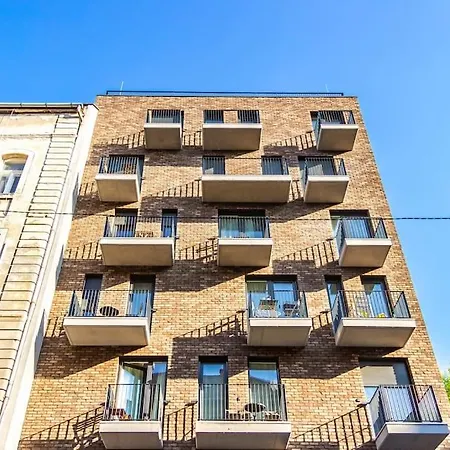 Livia New And Chic Apartment *