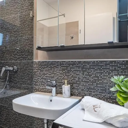 Livia New And Chic Apartment Budapest