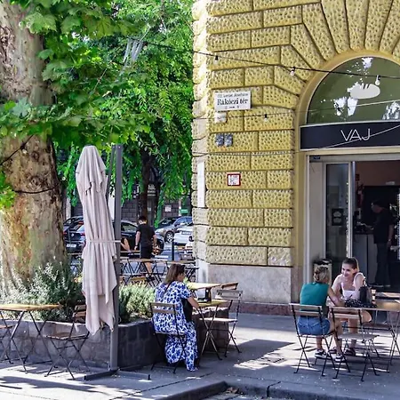 Livia New And Chic * Budapest